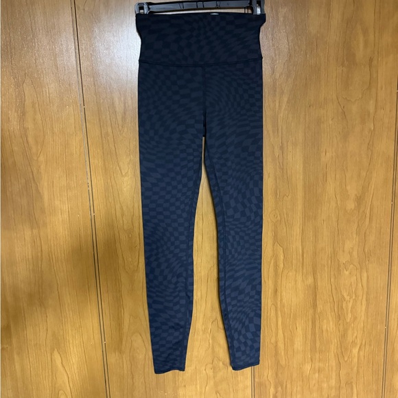 Alo yoga checkered legging - Picture 2 of 7